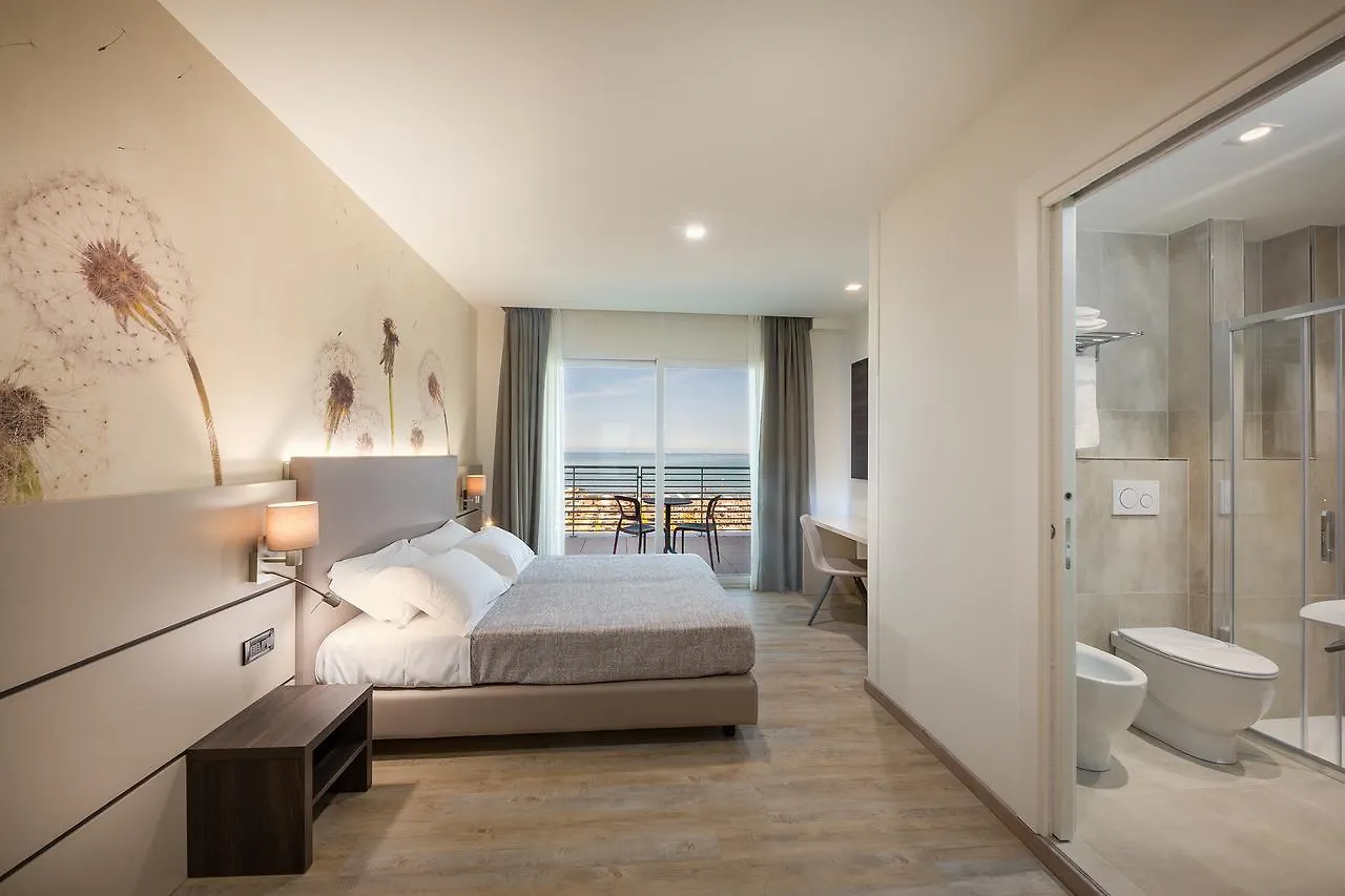 Hotel Tritone Caorle 3*,